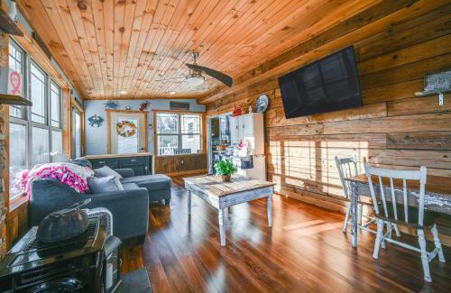 Halfway House | Large Family Home 5 Mi to Dtwn Hagerstown!