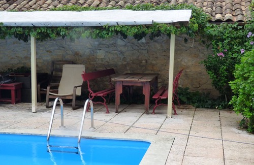Blaye House | Large family home on three floors, inside a park of one hectare