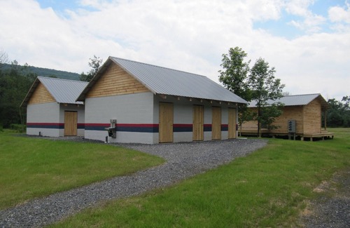 Port Matilda Cabin | Large Family Suite - sleeps 6+