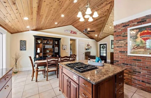 Lakeside House | Large family vacation home near Cherry Beach