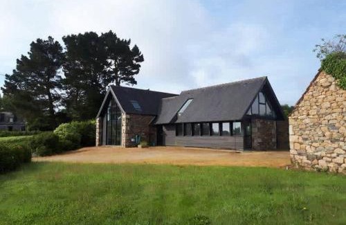 Taule House | Large farmhouse with garden and sea view for 8 people