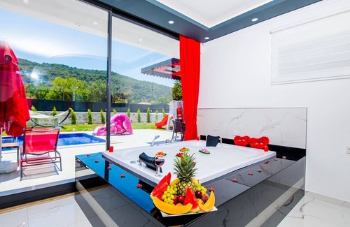 Sarıbelen Villa | Large garden villa with private pool - 12 minutes from Kalkan