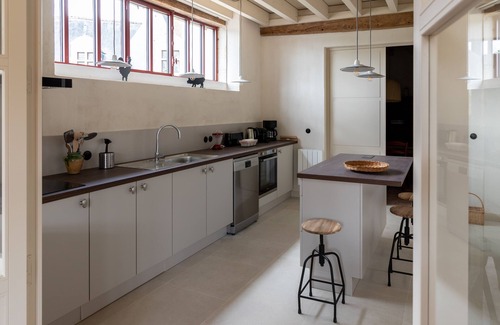 Pont-de-Ruan Cottage | Large gite located in the countryside in a protected environment