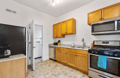 East Price Hill House | Large Historic Cincy City View House Near Downtown