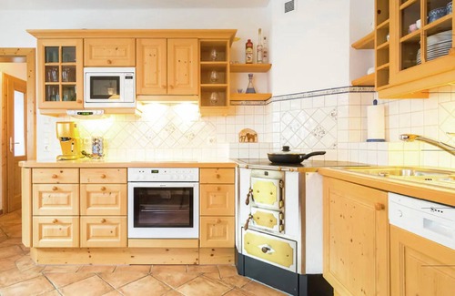 Fellbach House | Large holiday home with sauna and garden