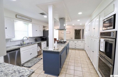 West Monroe House | Large Home in the heart of West Monroe!