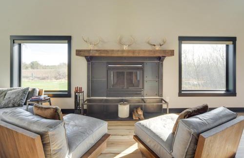 Sand Creek House | Large Home with Land in Prairie Farm!
