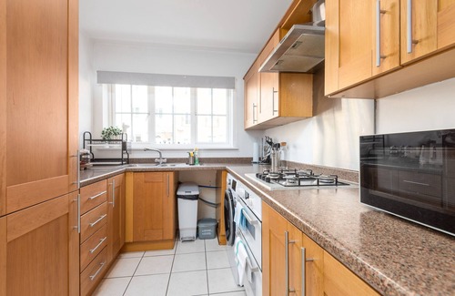 Ashford House | Large House, Contractors, Families, Free Parking