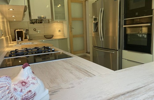 Chambray-les-Tours Cottage | Large house with garden near Tours