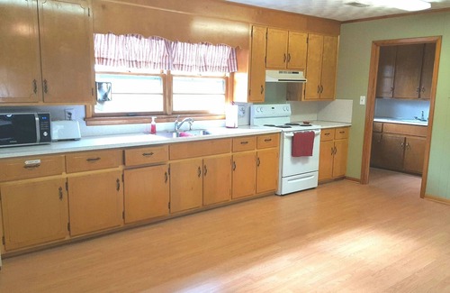 Hickory House | Large house on 180 acres of beautiful mountain view lands
