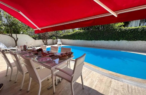 Kemer House | Large House Top Location (only 100m to the beach)