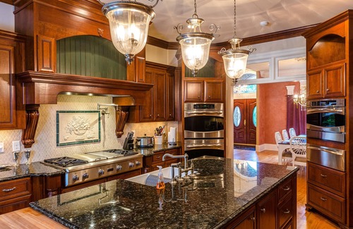 Pinehurst House | Large House w/Private pool - perfect for Golfing Groups 12 beds