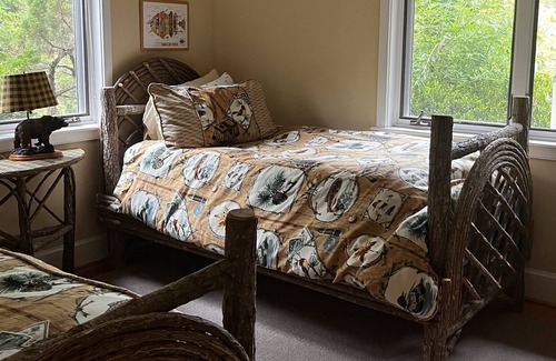 Washington House | Large, immaculate guest house on 75 stunning acres w/7 acre lake. Pet friendly.