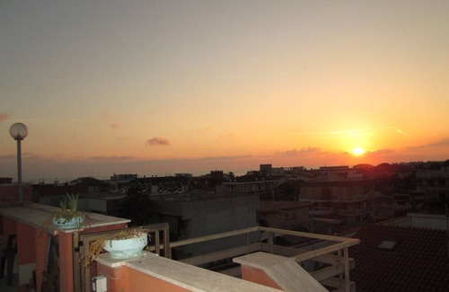 Ardea Apartment | Large independent apartment + terrace with sea views and 35km from Rome