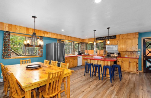 Leavenworth House | Large Lodge with 2 Gamerooms for Twice the Fun