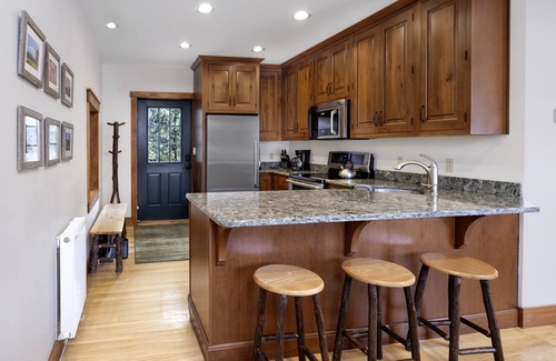 Keene Cabin | Large Log Cabin in the Heart of the ADKS