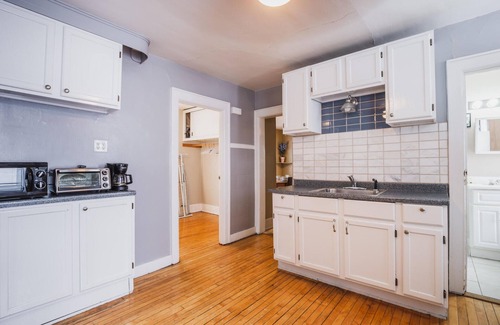 Lower East Side House | Large Lower East Side MKE flat (sleeps 10) near Brady Street & N Water Street