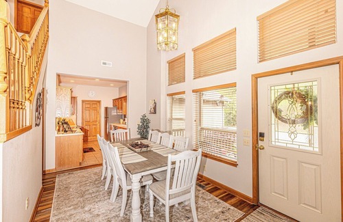 Whittier Condo | Large, Luxury Condo in Gated Community with Mountain & Golf Course View