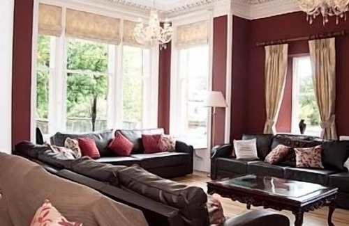 Tutbury House | Large Luxury Holiday Let Sleeps Up To 28 People