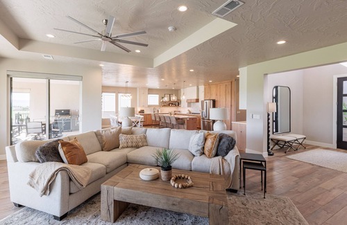 St. George House | Large Luxury Home with Private Pool and Hot Tub *NEW LISTING*