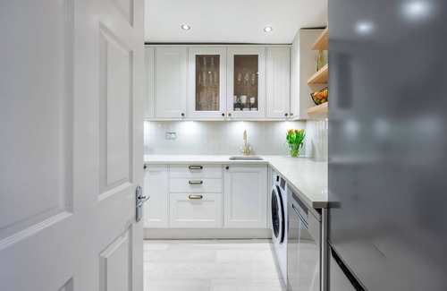 Bayswater Apartment | Large Luxury Hyde Park Apartment With Balcony