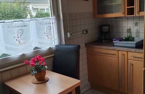 West Condo | Large maisonette near Düsseldorf Central yet quiet with garden and underground parking space
