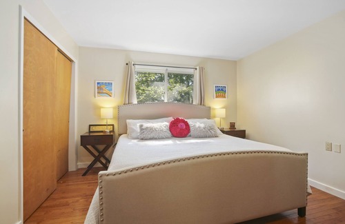 Tunkhannock Cabin | Large Mountain Retreat Spectacular Views King Suite Spa!