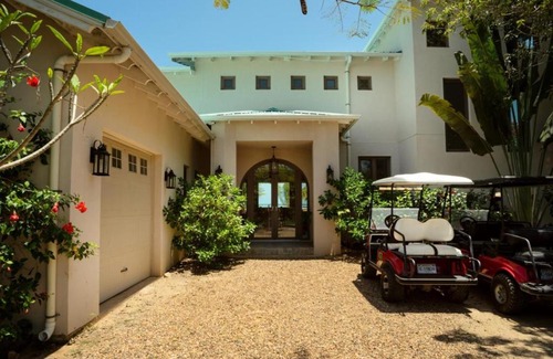 Surfside Villa | Large Ocean Front Home Close to Village - Surfside Gecko