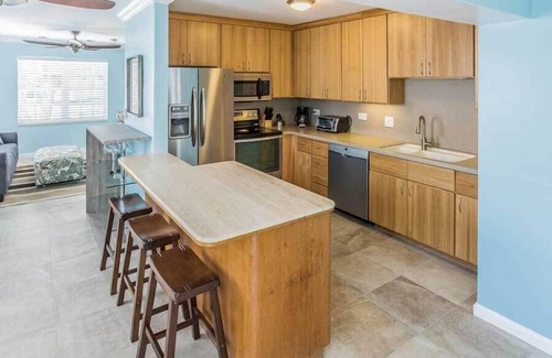 Midtown House | *LARGE PRIVATE HEATED POOL and PATIO*1/3 Mile from Beach