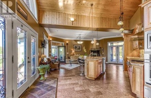 Azilda House | Large & Private Luxury Executive Waterfront Lakeview Estate