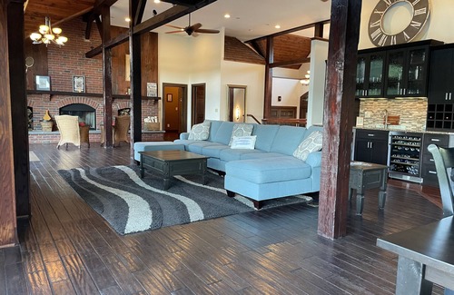 Rotterdam Junction House | Large, private lake house minutes to Saratoga, NY