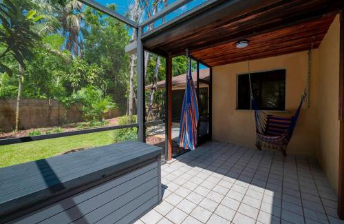 South Miami House | Large Private Room, Free Car Service, Walk to UM!