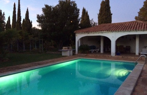 Portimao Villa | Large private villa with swimming pool, large garden, four bedrooms, lounge and dining room. Calmly