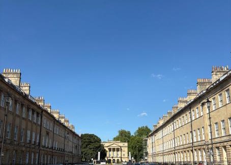 Bath Apartment | Large Quiet City Centre Holiday Home in Great Pulteney St, Bath