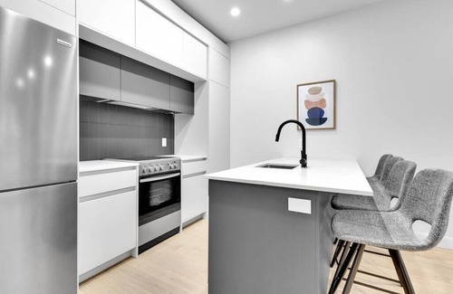 Southwest Condo | Large renovated 1 bedroom, king bed, sleep 4
