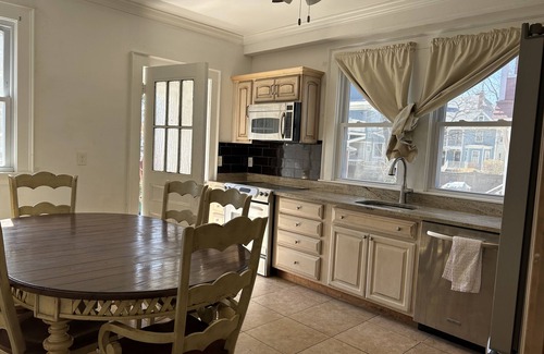 Allston House | Large single family house rental with yard and parkings near Harvard University