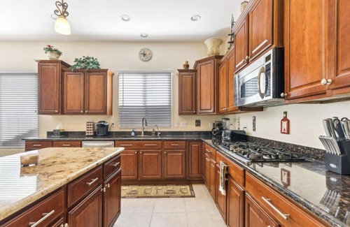 Anthem at Merrill Ranch House | Large Single Story Home with Pool Table. Close to Golf and Green Spaces.
