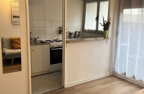 Vitry-sur-Seine Apartment | Large studio at the foot of the metro