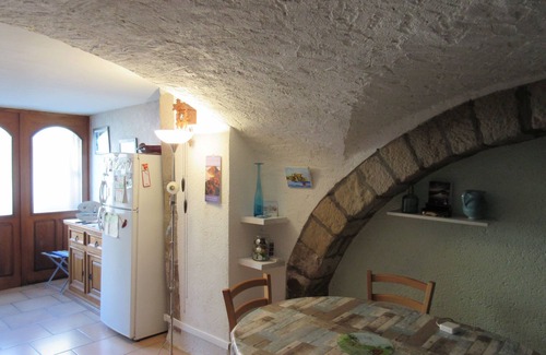 Saint-Rome-de-Tarn Apartment | Large studio in a charming small village on the banks of the Tarn