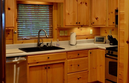 Vesta Cabin | Large, Stunning Cabin with Breathtaking View of Piedmont, Pilot Mountain