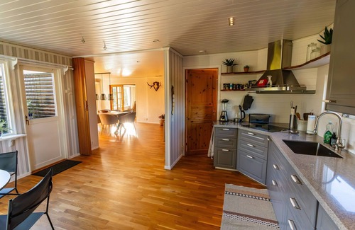 Oskarshamn House | Large vacation home with sauna and boat by the sea in Sweden!