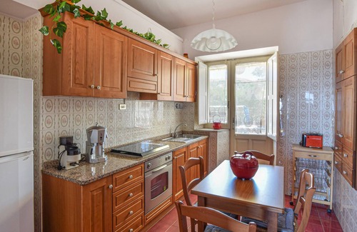 Lazzaro House | Large vacation home with plenty of space for the whole family and a fantastic view of the sea.