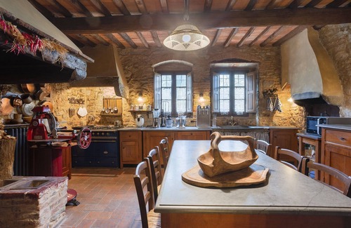 Carmignano Villa | Large villa for 14 to rent near Florence
