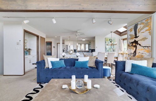 Tannersville House | Largest, Nicest, Premium Luxury Townhome, TOP of Camelback Mountain, Poconos