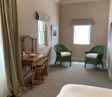 Franschhoek Apartment | Largest one bed apartment & private pool in the Hoek