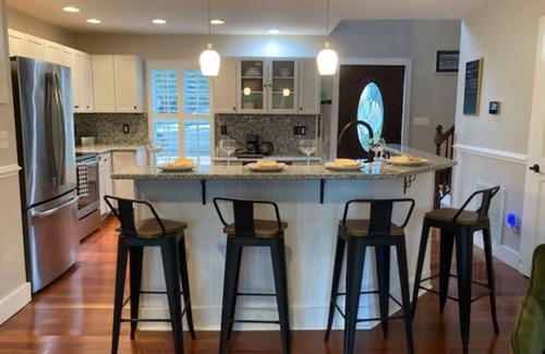 Golts House | Lark's Nest on the Chester River. Spacious, waterfront home with private dock.