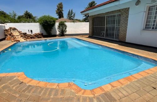 Francistown Bed & Breakfast | LaRonza Bed and Breakfast
