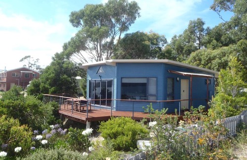 White Beach House | Larus Waterfront Cottage