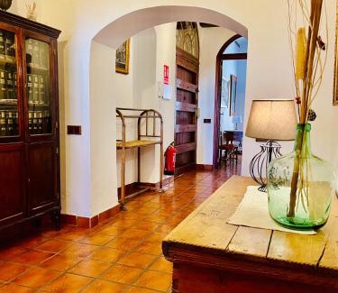 Yecla House | Las 9 Candelas alojamiento en el centro de Yecla