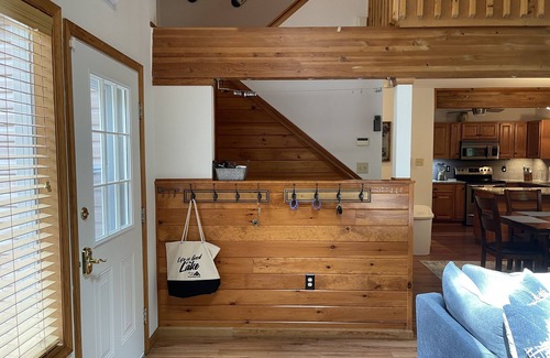 Pocono Lake House | Las Hideaway in Arrowhead Lake Community-Pet friendly/GOLF CART/AC/No extra fees